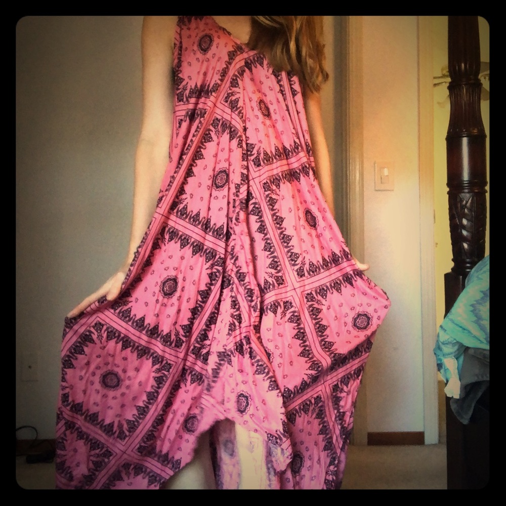 The pocket dress in assorted colors